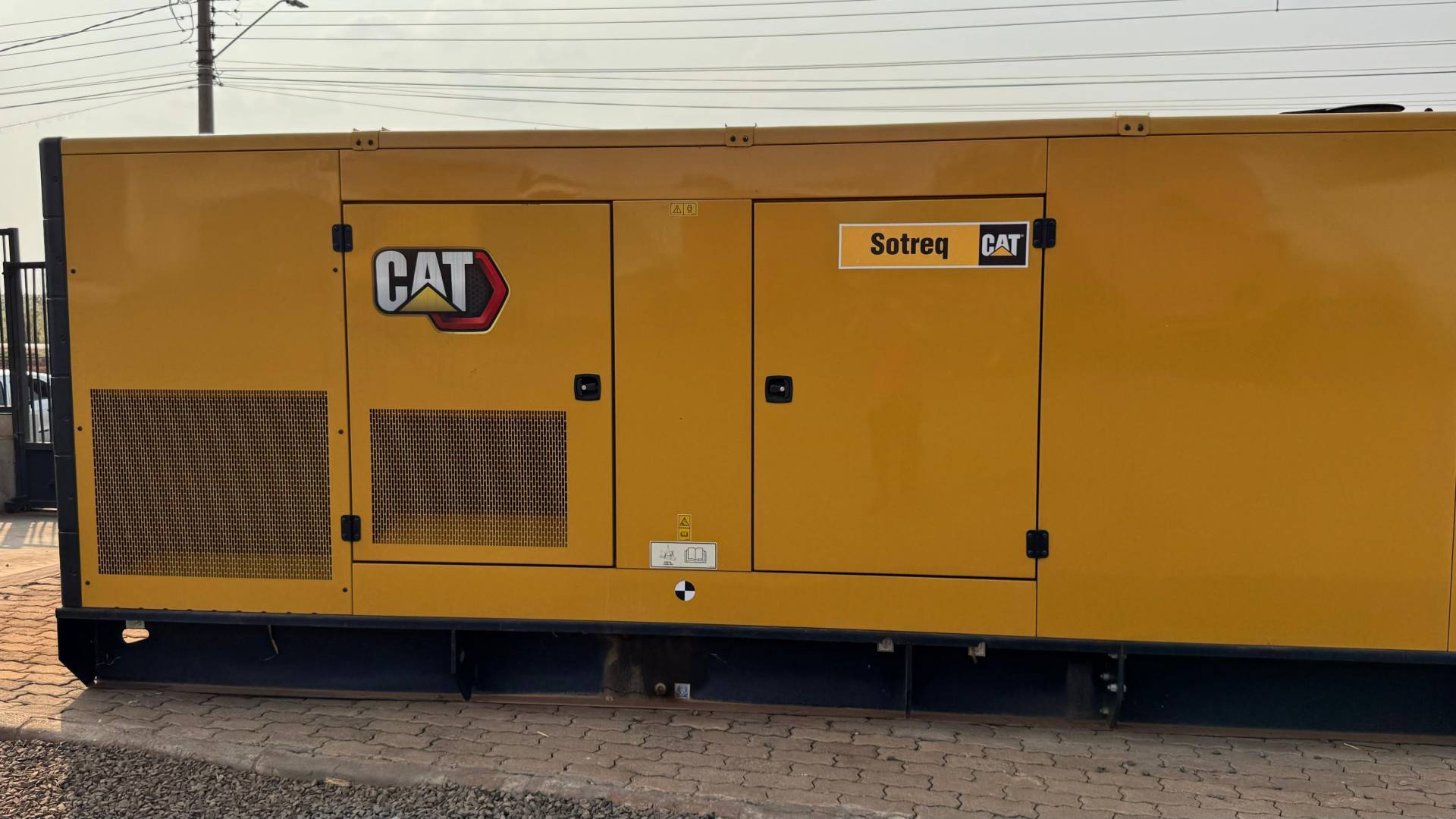 GERADOR CATTERPILLAR 750KVA