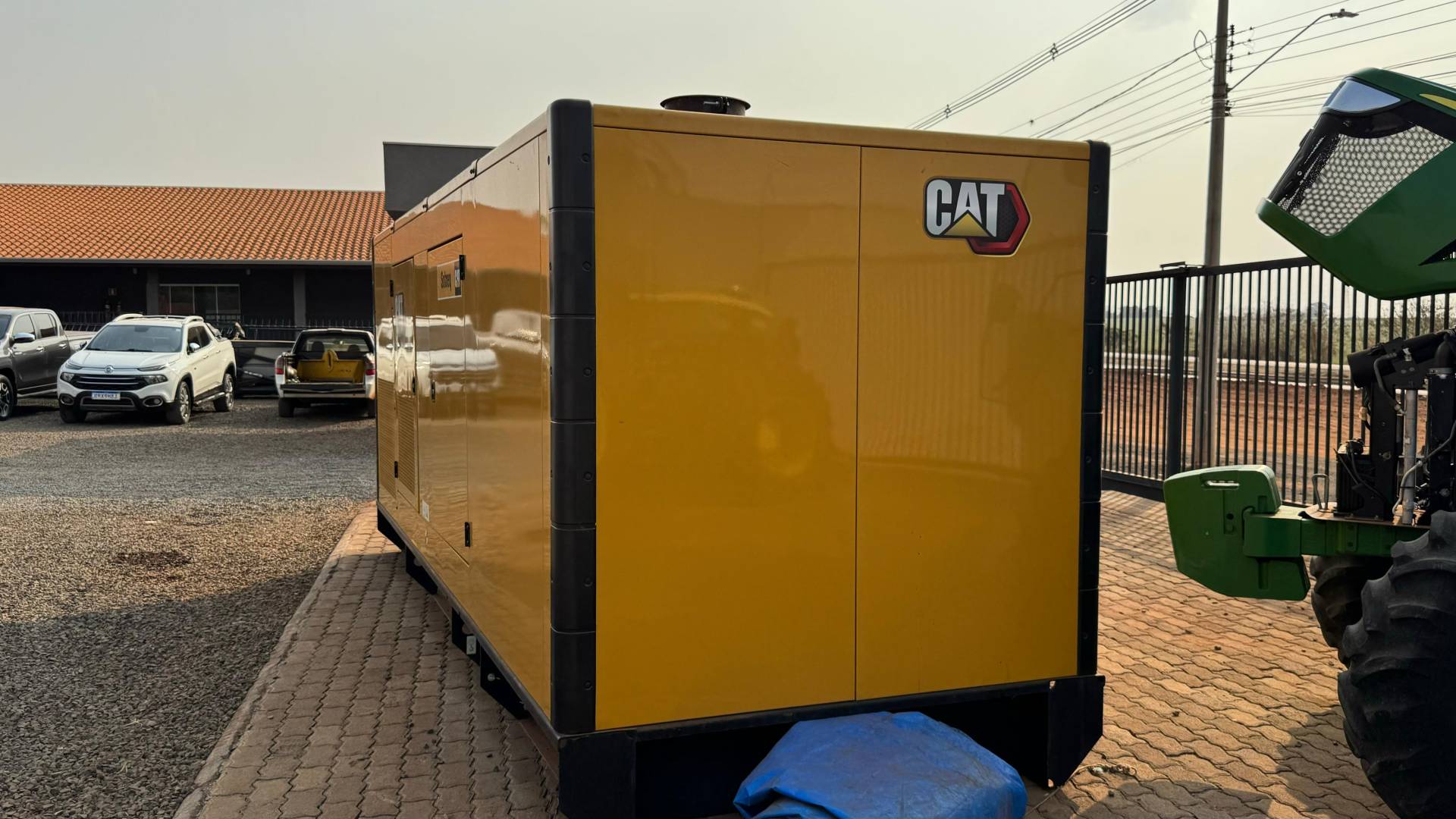 GERADOR CATTERPILLAR 750KVA