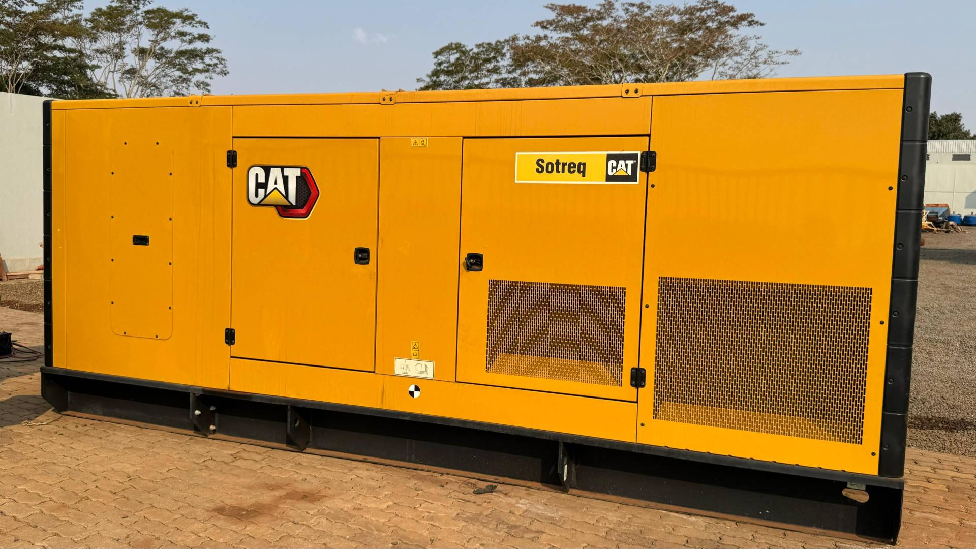 GERADOR CATTERPILLAR 750KVA